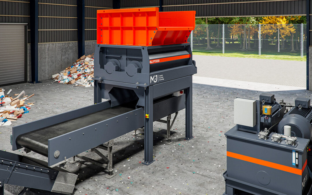 M&J P1500 hydraulic pre-shredder